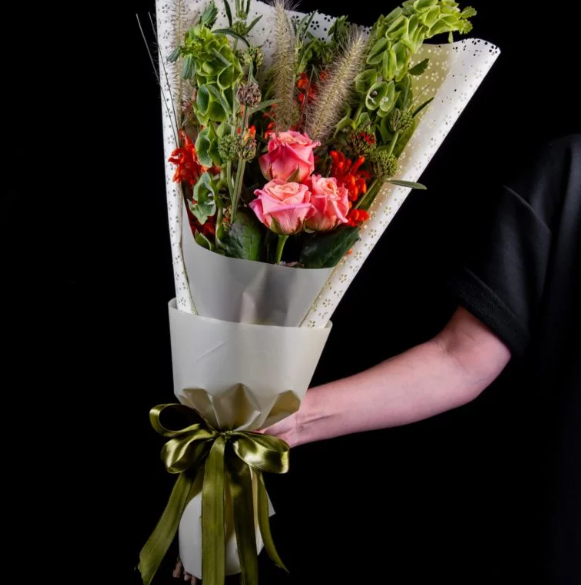 Modern packaging of bouquets