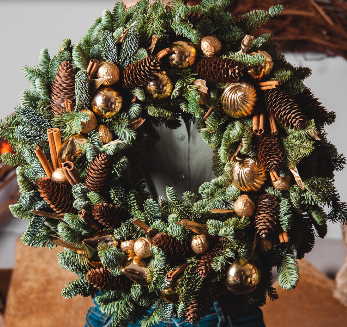 New Year's floristry and decor - Image 2